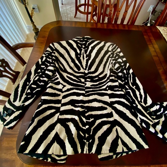 Emanuel Ungaro Cotton 2 Pc Set Zebra Print Blazer Lining Rayon & Skirt Sz 6/40 - Picture 4 of 16